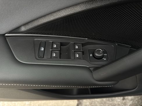 New 2026 Volkswagen Tiguan SE image 24