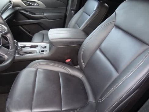 Used 2023 Chevrolet Traverse LT image 8