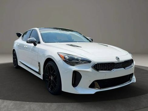 Used 2018 Kia Stinger GT2 AWD/4WD image 3