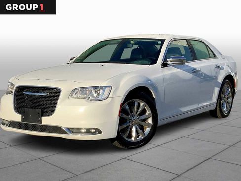 Used 2018 Chrysler 300 Limited image 1