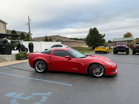 Used 2007 Chevrolet Corvette Z06 w/ Preferred Equipment Group image 2