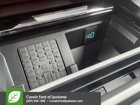 Certified 2024 Ford F250 Lariat w/ Chrome Package image 32