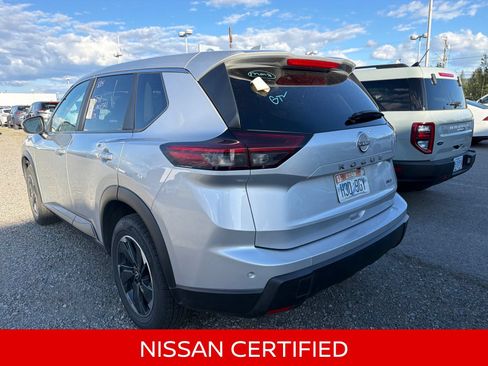 Certified 2025 Nissan Rogue SV AWD/4WD image 10