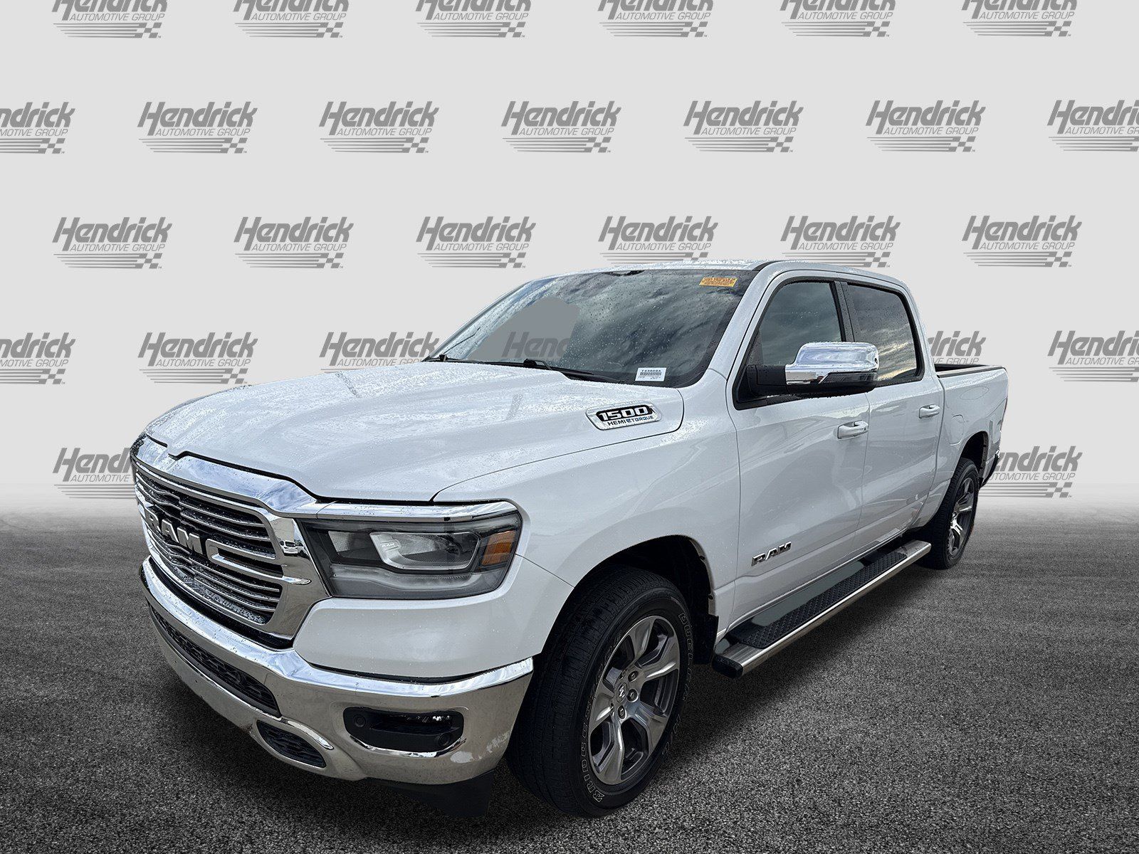 Used 2023 RAM 1500 Laramie AWD/4WD image 5