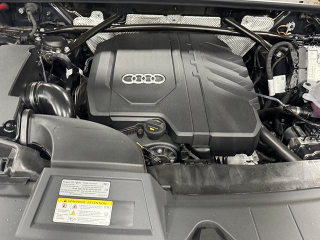 Used 2025 Audi Q5 2.0T Premium w/ Convenience Plus Package AWD/4WD image 29