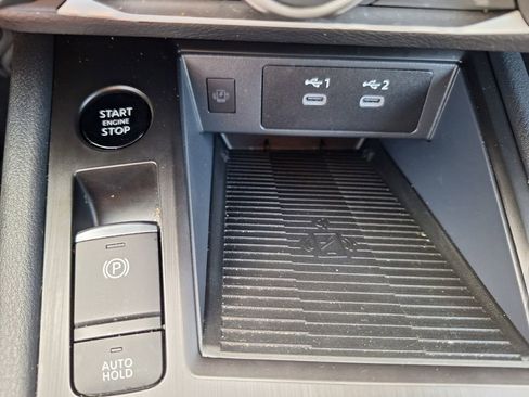 Used 2025 Nissan Kicks SV w/ Charging Package FWD image 18
