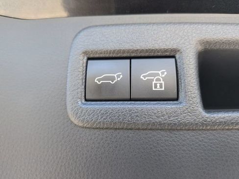 Used 2023 Toyota Venza XLE AWD/4WD image 29