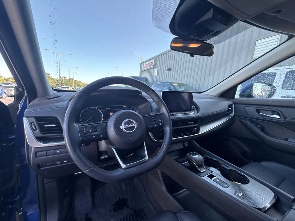 Used 2023 Nissan Rogue SV w/ SV Premium B Package FWD image 7