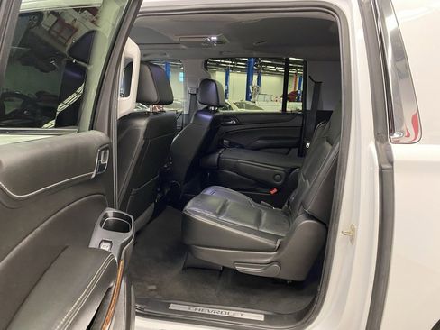 Used 2019 Chevrolet Suburban Premier image 14