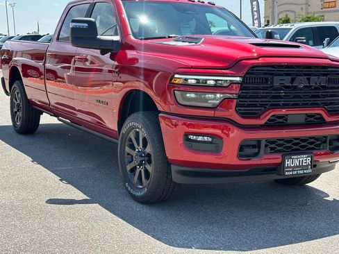 New 2026 RAM 2500 Laramie AWD/4WD image 9