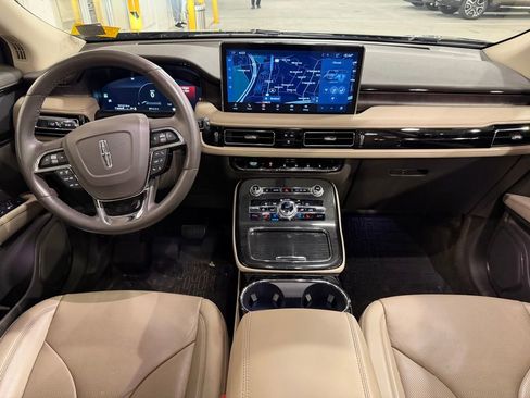 Used 2022 Lincoln Nautilus Reserve AWD/4WD image 28