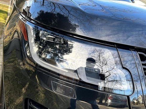 Used 2018 Land Rover Range Rover HSE image 32