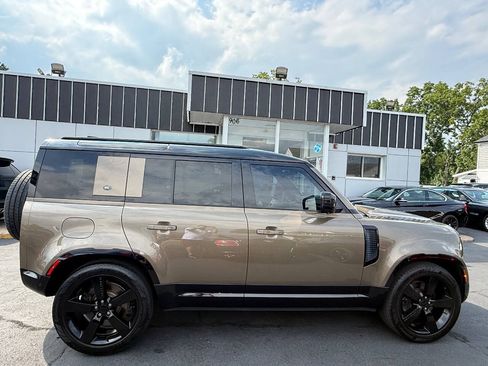 Used 2022 Land Rover Defender 110 X-Dynamic HSE AWD/4WD image 8