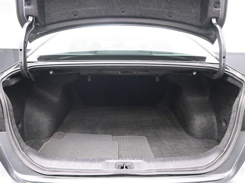 Used 2024 Nissan Altima 2.5 SR FWD image 29