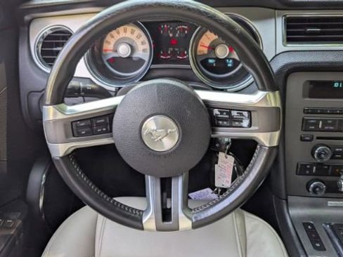 Used 2012 Ford Mustang Premium image 22