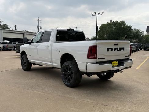 New 2026 RAM 2500 Laramie AWD/4WD image 5