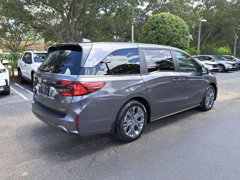 New 2026 Honda Odyssey Touring image 6