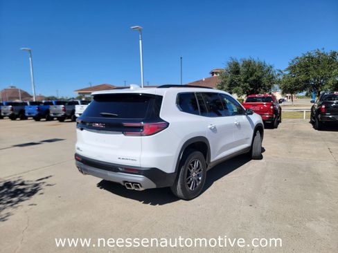 Used 2025 GMC Acadia Elevation image 7