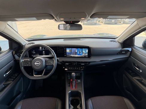 Used 2026 Nissan Kicks SR FWD image 32