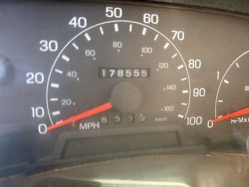 Used 2000 Ford F350 XLT image 3