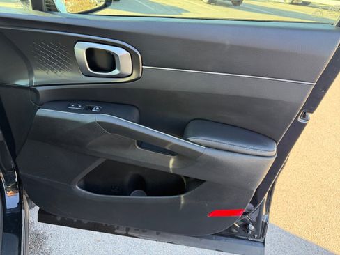 Used 2021 Kia Sorento S w/ Panoramic Sunroof Package image 16