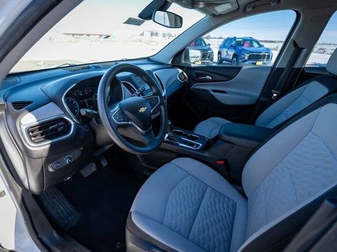 Used 2018 Chevrolet Equinox LS image 16