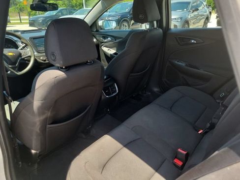 Used 2018 Chevrolet Malibu LT FWD image 11