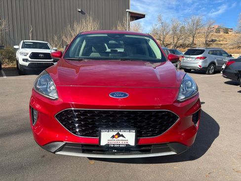 Used 2020 Ford Escape SE image 2