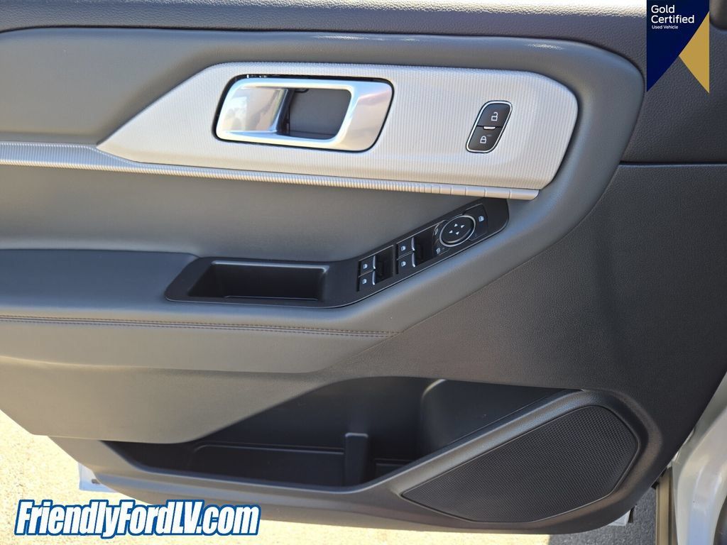 Certified 2025 Ford Explorer Active RWD image 20