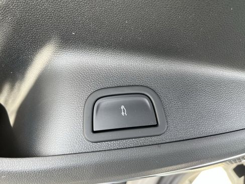 New 2026 Chevrolet Traverse Z71 w/ Enhanced Driving Package image 12