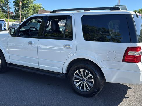 Used 2017 Ford Expedition XLT AWD/4WD image 20