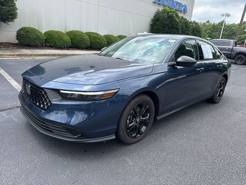 Certified 2025 Honda Accord SE image 7
