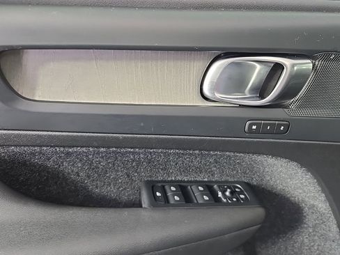 Certified 2023 Volvo XC40 B5 Plus w/ Driver Assist Package image 19