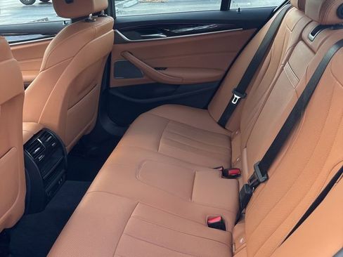 Used 2023 BMW 540i w/ Premium Package RWD image 5