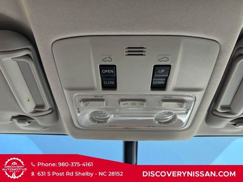 Used 2015 Toyota RAV4 Limited AWD/4WD image 27