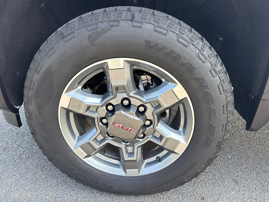 Used 2025 GMC Sierra 2500 SLT w/ SLT Premium Package AWD/4WD image 10