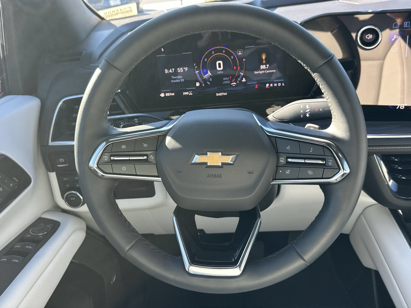Used 2025 Chevrolet Tahoe Premier AWD/4WD image 19