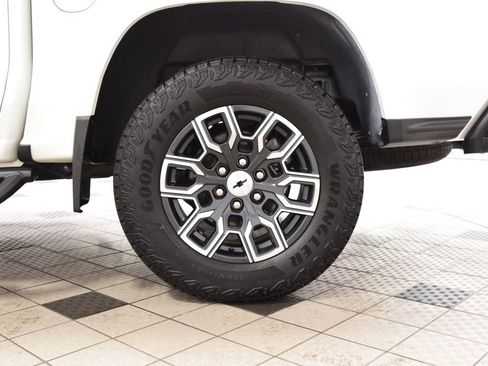 Used 2024 Chevrolet Colorado Z71 w/ Z71 Convenience Package 2 AWD/4WD image 26