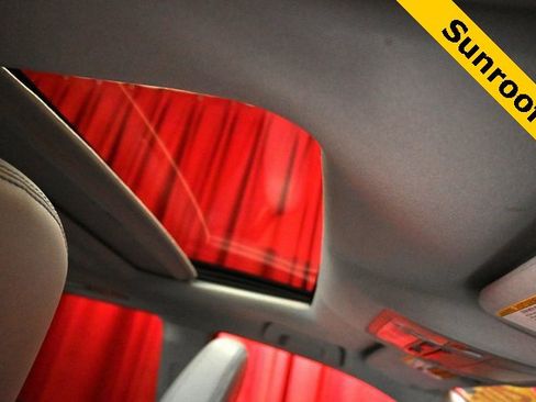 Used 2015 Toyota Highlander XLE image 4