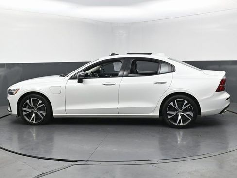 Used 2022 Volvo S60 T8 Inscription image 8