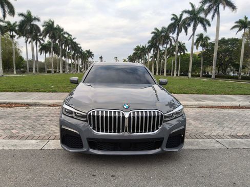 Used 2020 BMW 750i xDrive w/ Executive Package AWD/4WD image 3