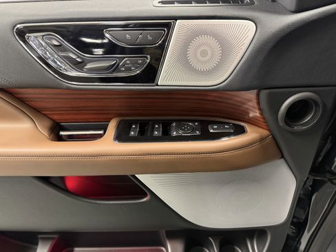 Used 2024 Lincoln Navigator Reserve image 25
