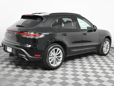 Certified 2025 Porsche Macan image 24