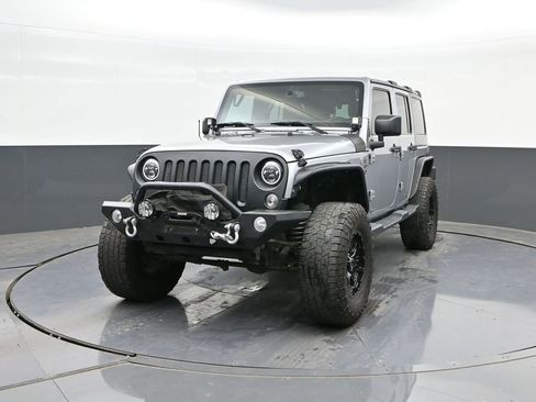 Used 2016 Jeep Wrangler Unlimited Sahara w/ Connectivity Group image 25