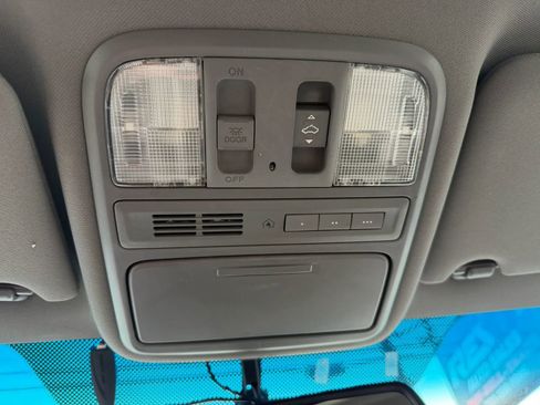 Used 2011 Honda Pilot Touring image 36