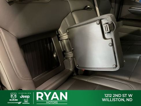 Used 2023 Chevrolet Silverado 1500 LTZ AWD/4WD image 37