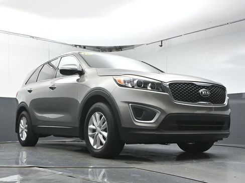 Used 2018 Kia Sorento L image 31