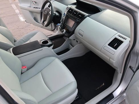 Used 2012 Toyota Prius V Two image 10