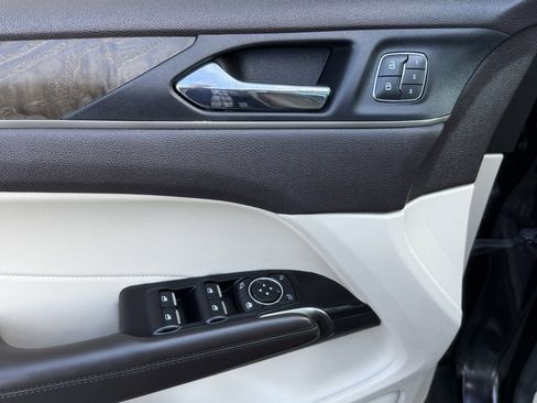 Used 2018 Lincoln MKC Reserve w/ Lincoln MKC Climate Package image 13