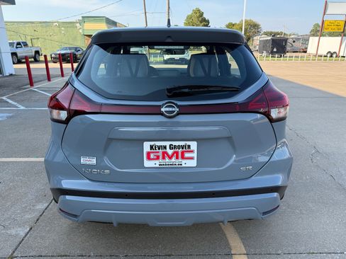 Used 2024 Nissan Kicks SR w/ SR Premium Package image 4